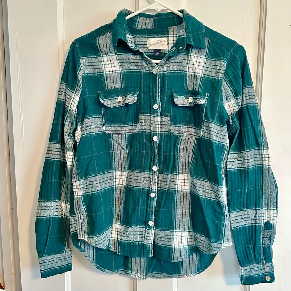 Universal Thread Target Womens XS Flannel Forest Green and White and Gray Plaid